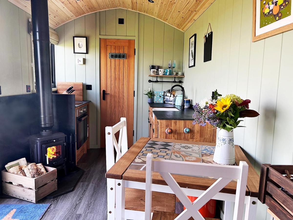 Luxury Shepherd Hut In The Peak District Bakewell Zewnętrze zdjęcie